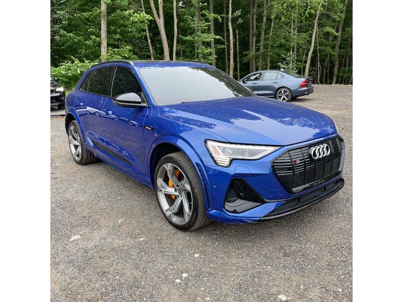 2023 Audi e-tron S view 4