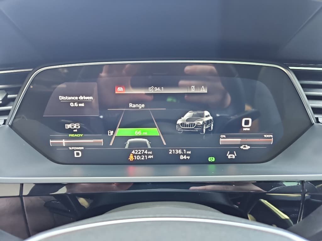 2023 Audi e-tron S view 8