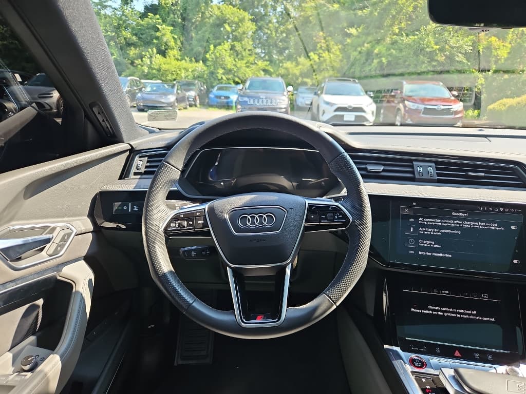 2023 Audi e-tron S view 7