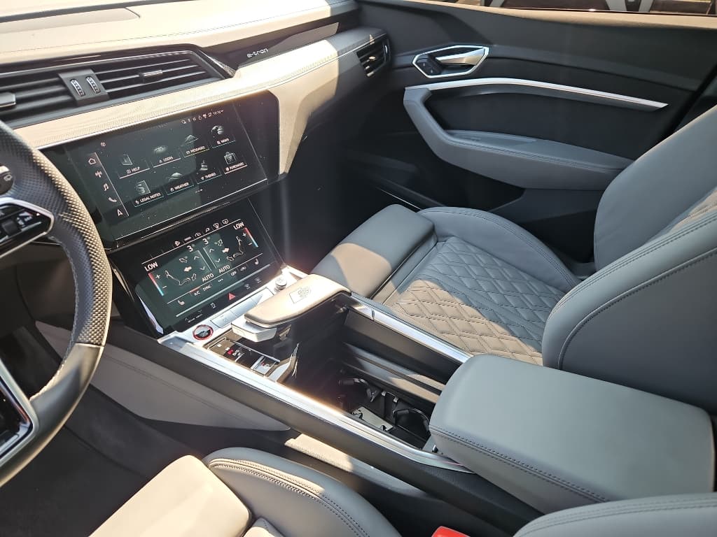 2023 Audi e-tron S view 15
