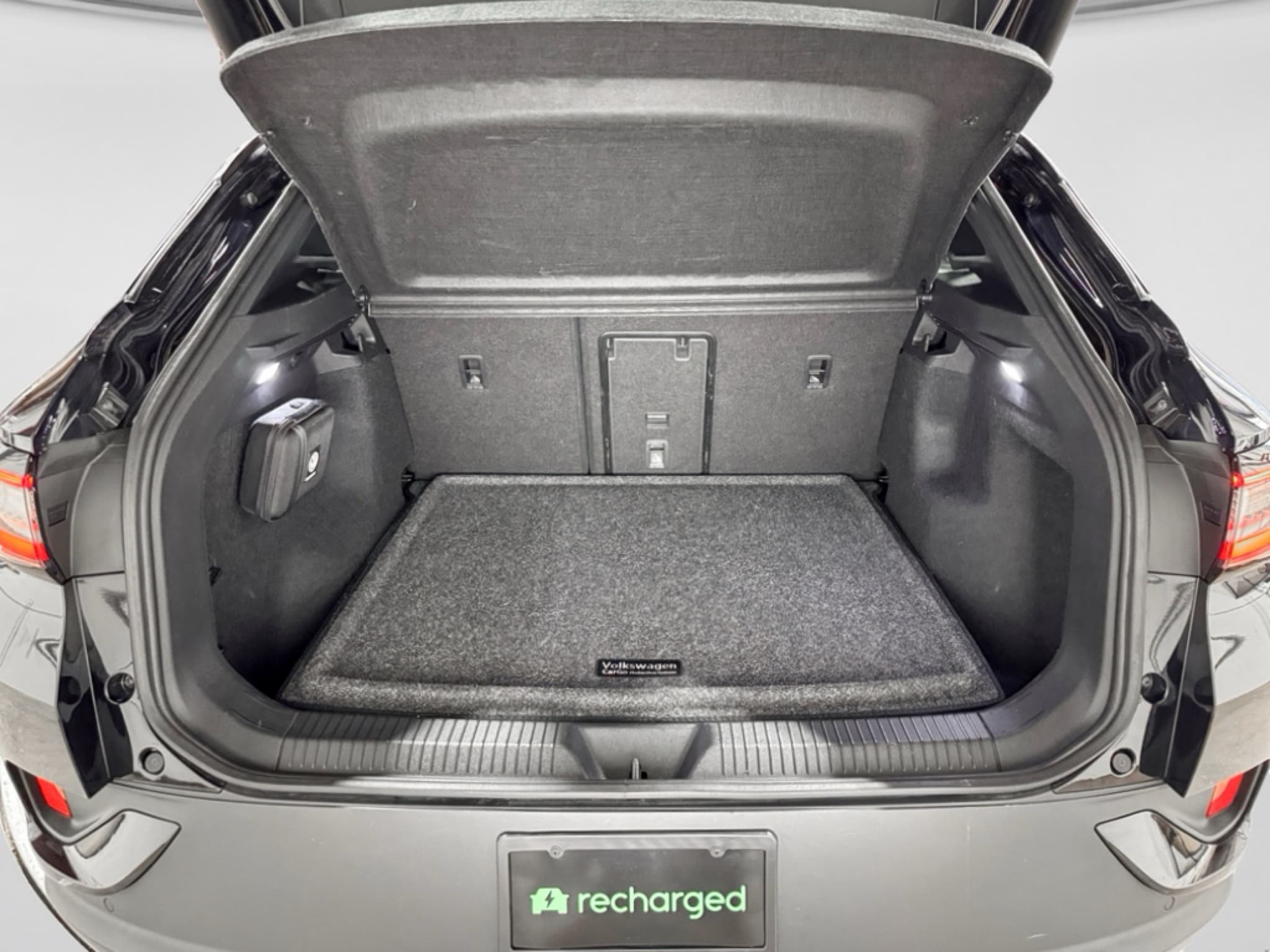 2025 Volkswagen ID.4 view 25