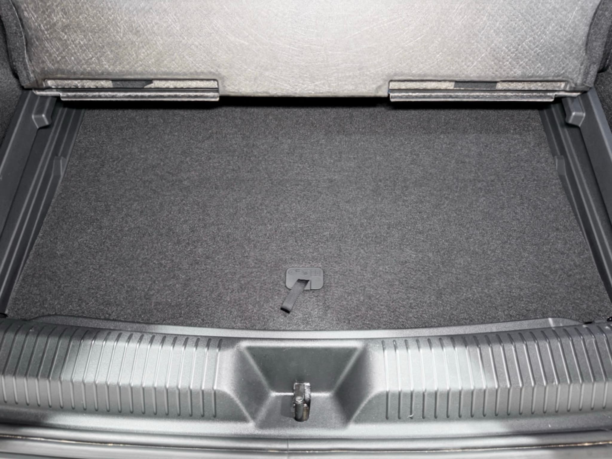 2025 Volkswagen ID.4 view 26