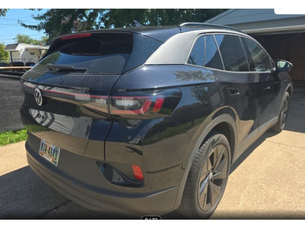 2025 Volkswagen ID.4 view 3
