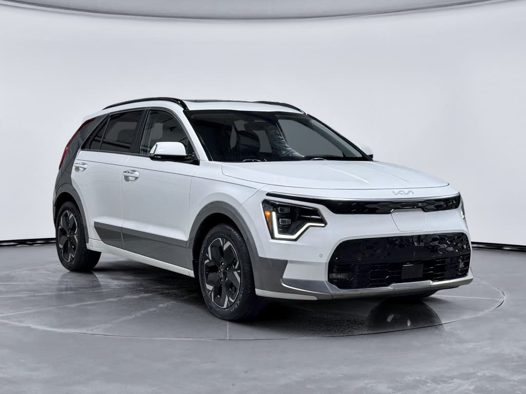 2023 Kia Niro EV view 4