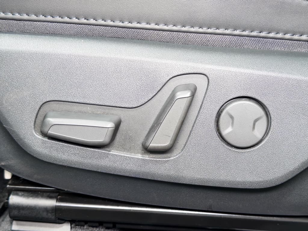 2023 Kia Niro EV view 6