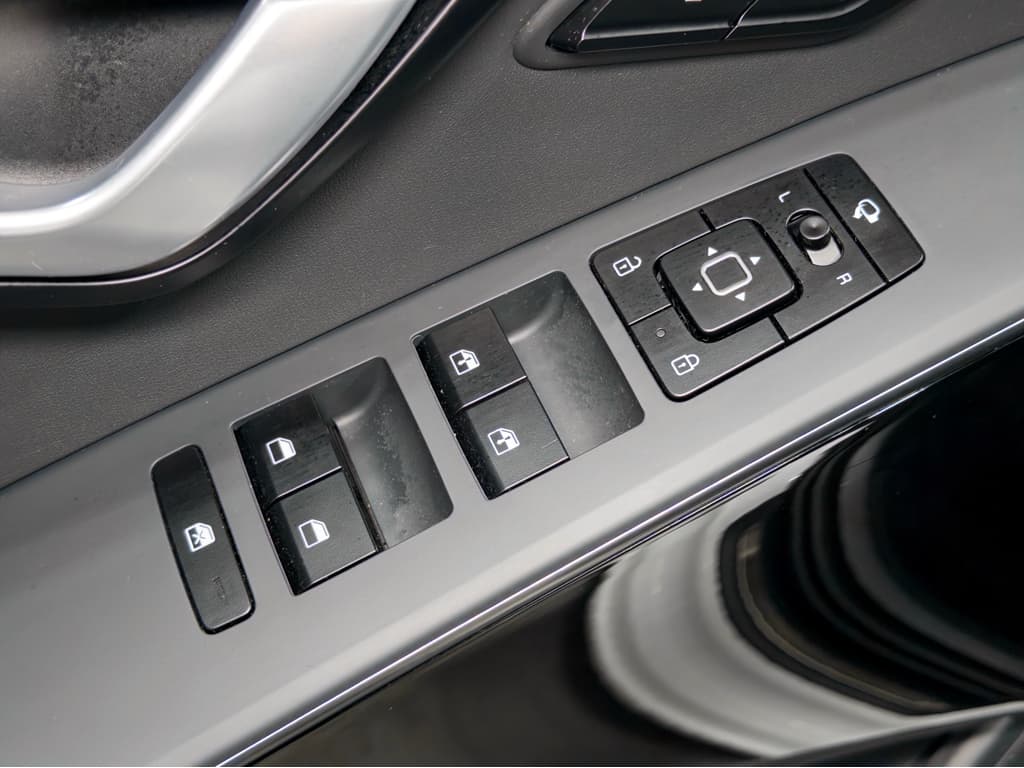 2023 Kia Niro EV view 7