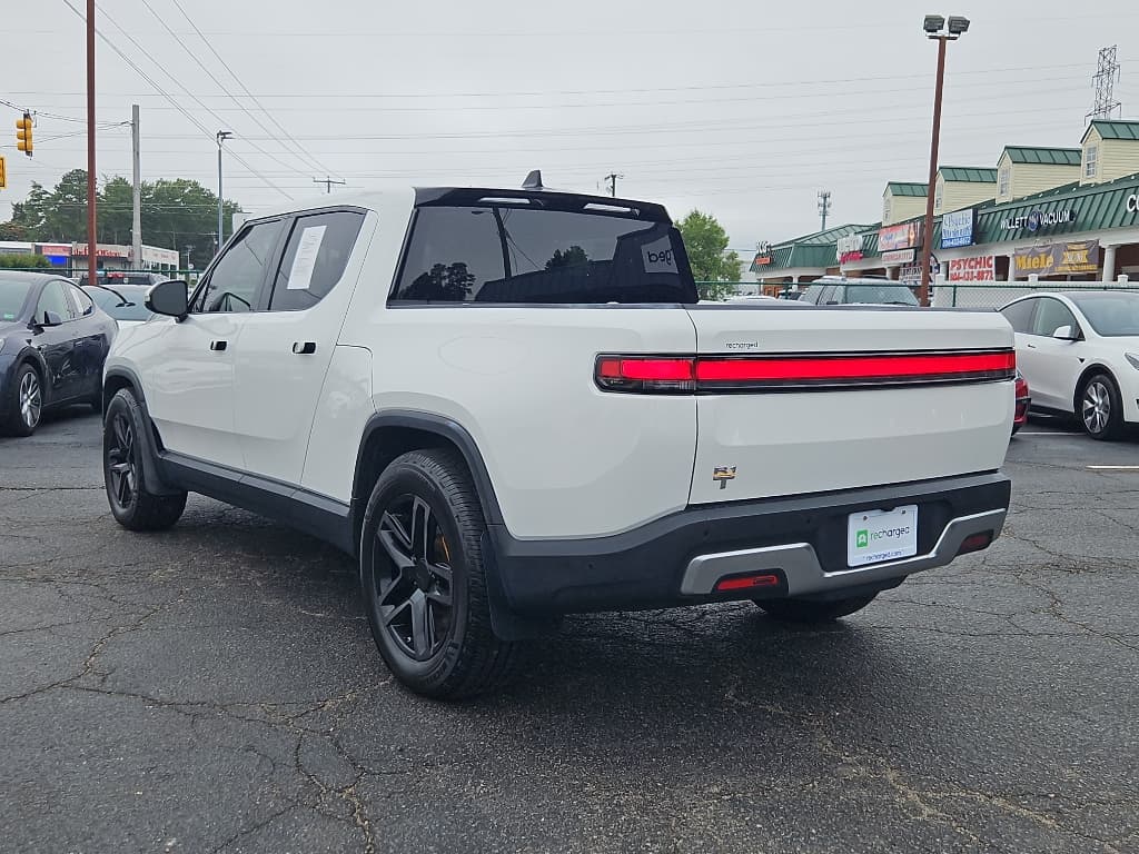 2022 Rivian R1T view 2