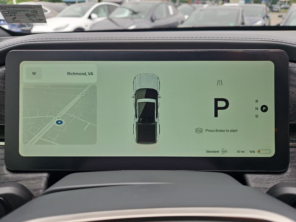 2022 Rivian R1T view 9