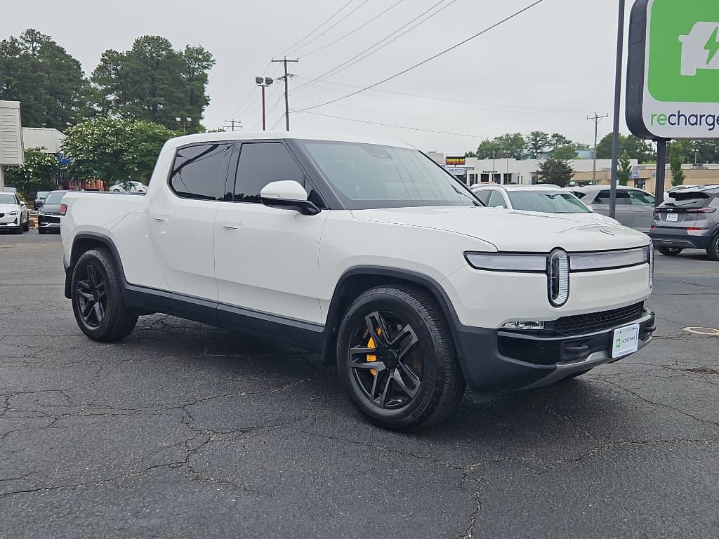 2022 Rivian R1T view 4