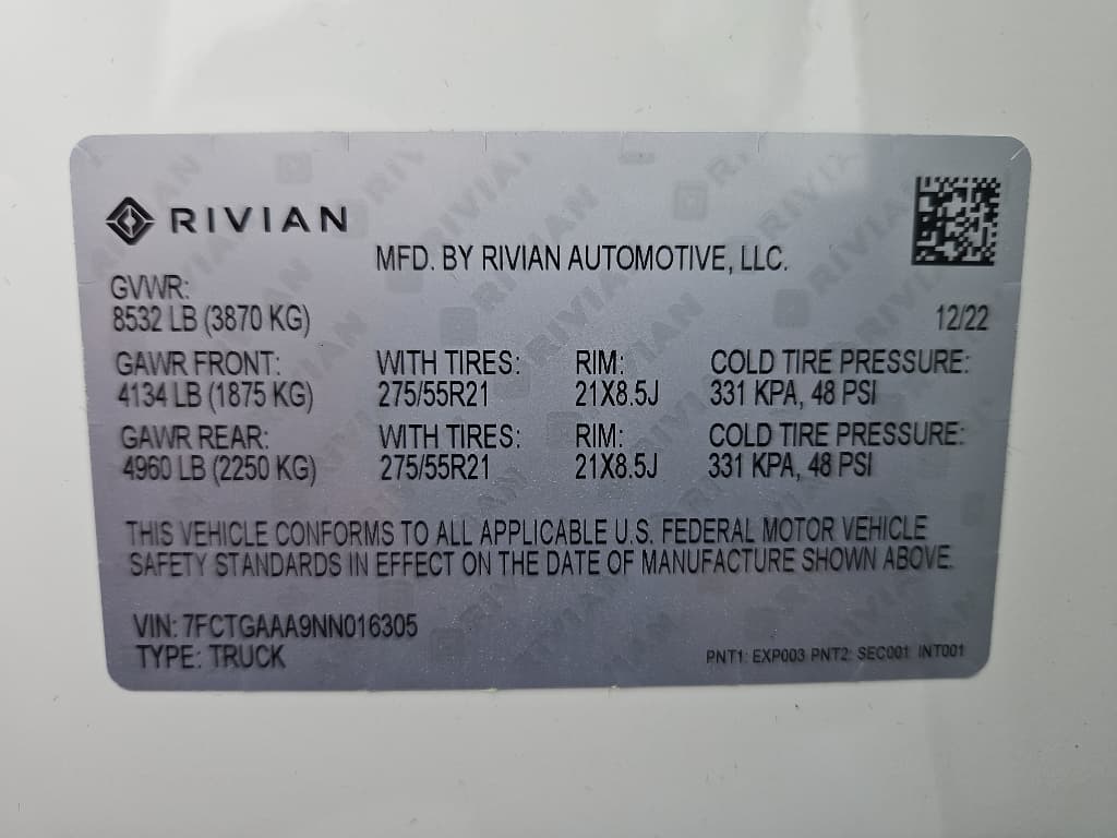 2022 Rivian R1T view 26