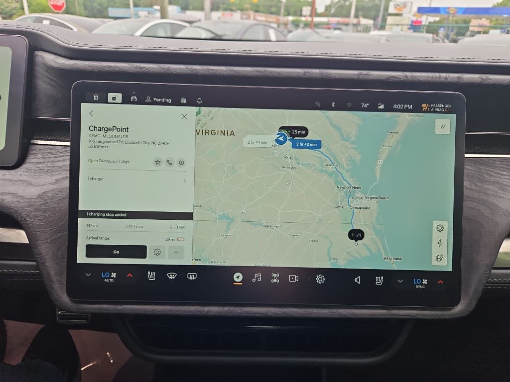 2022 Rivian R1T view 12