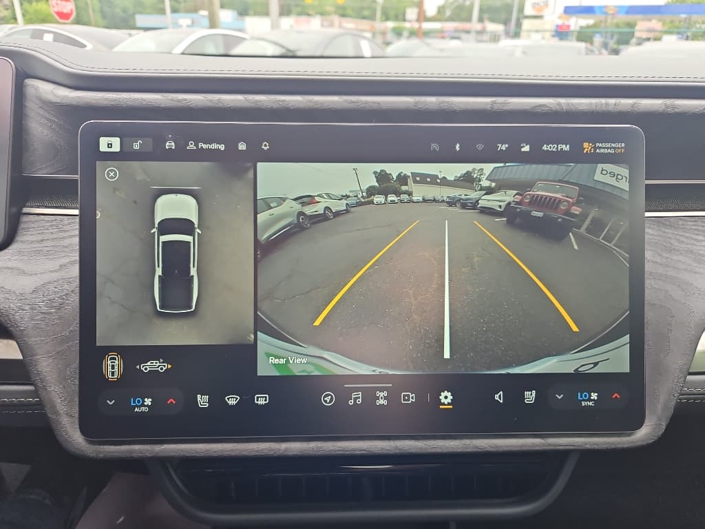2022 Rivian R1T view 14