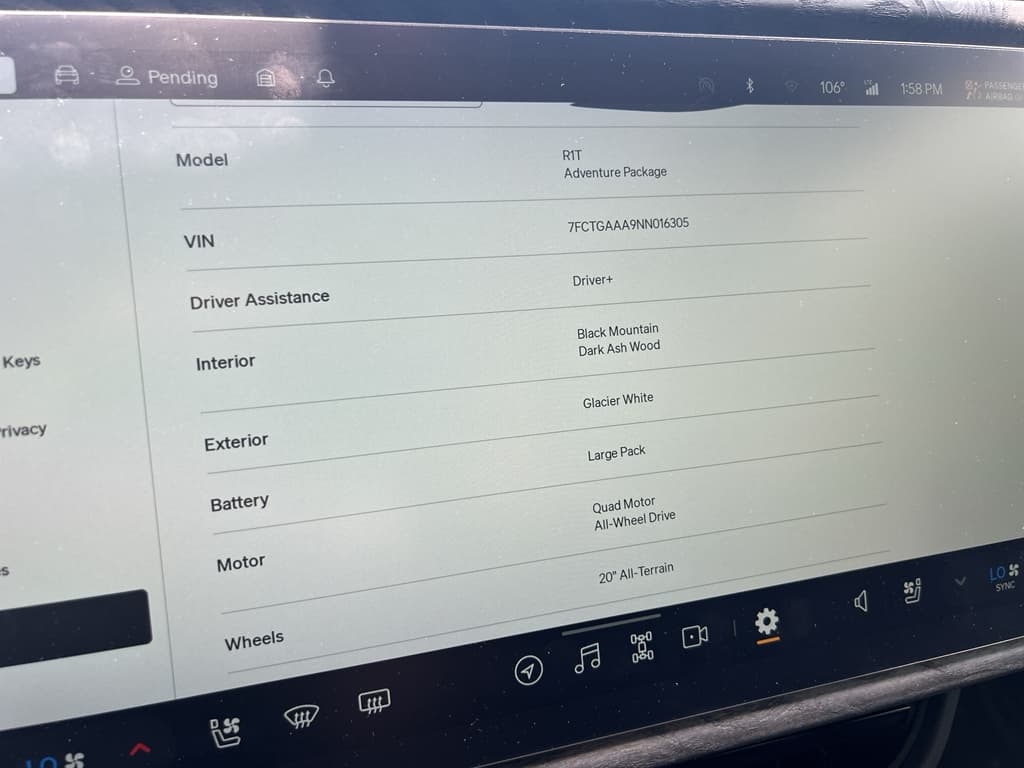 2022 Rivian R1T view 6