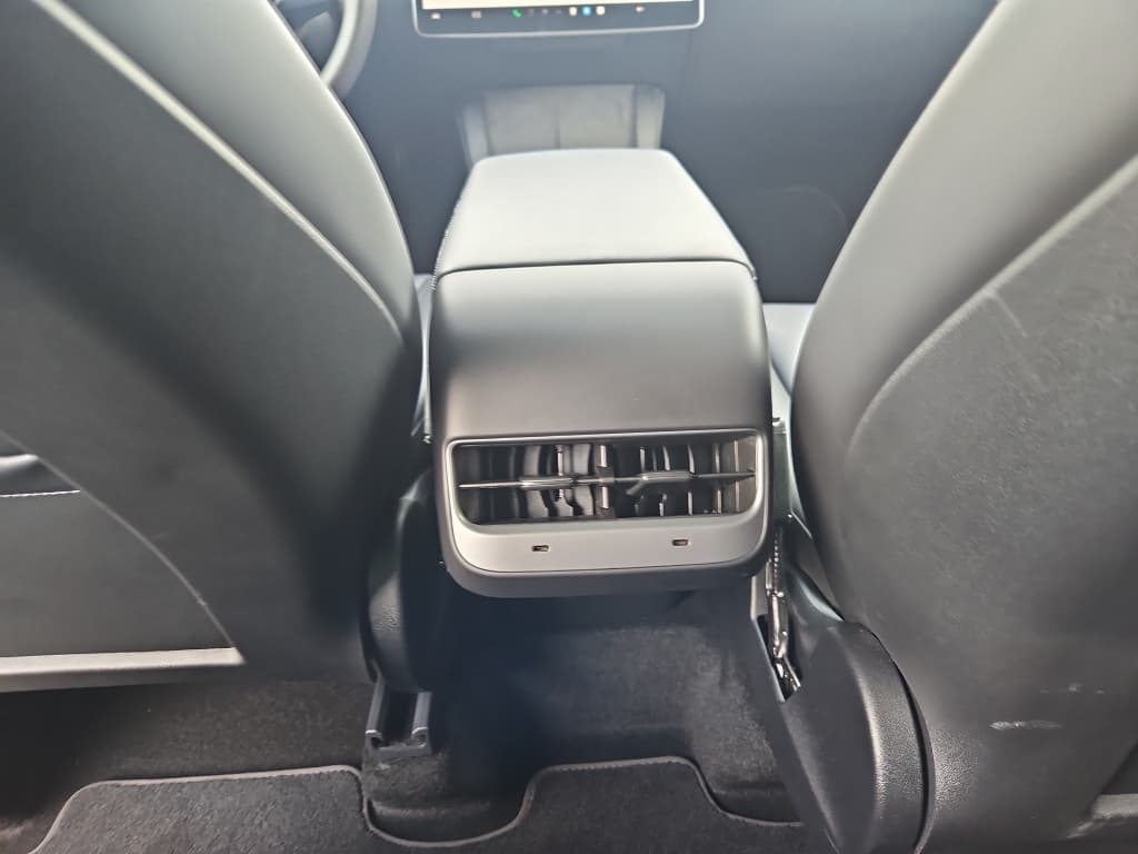 2024 Tesla Model Y view 9