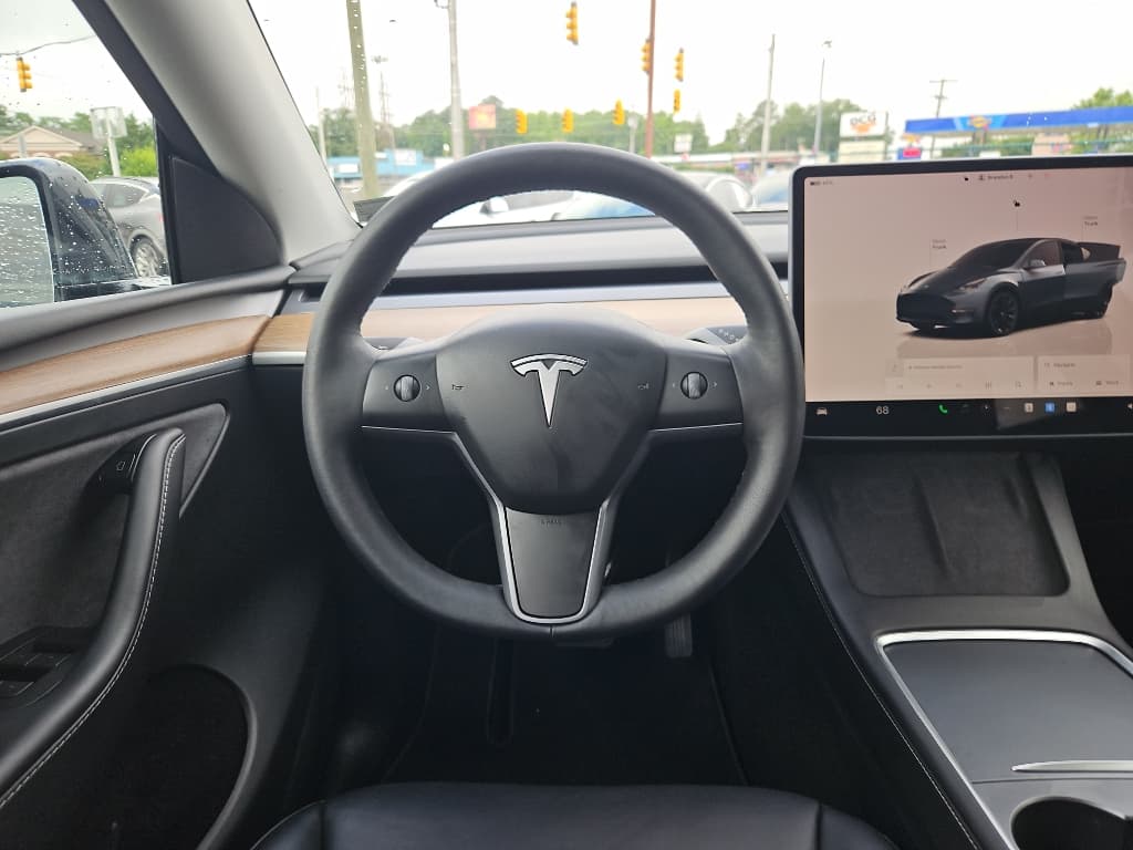2024 Tesla Model Y view 8