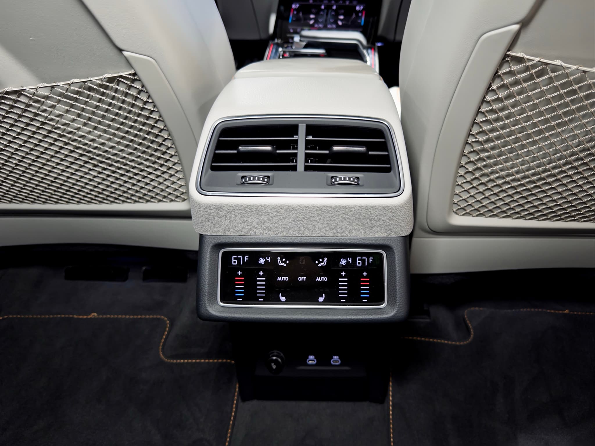2024 Audi Q8 Sportback e-tron view 22