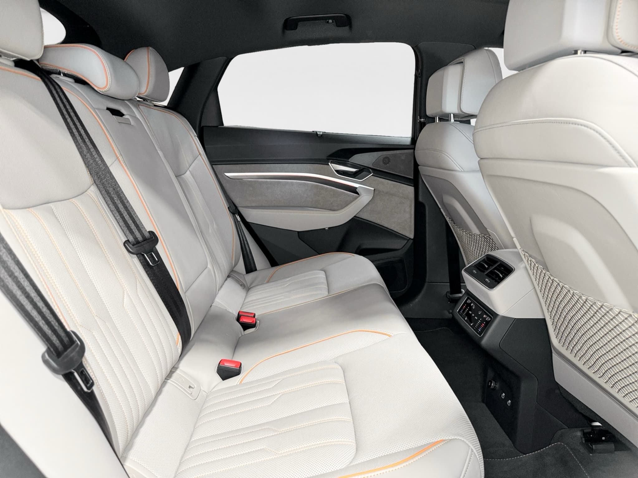2024 Audi Q8 Sportback e-tron view 23