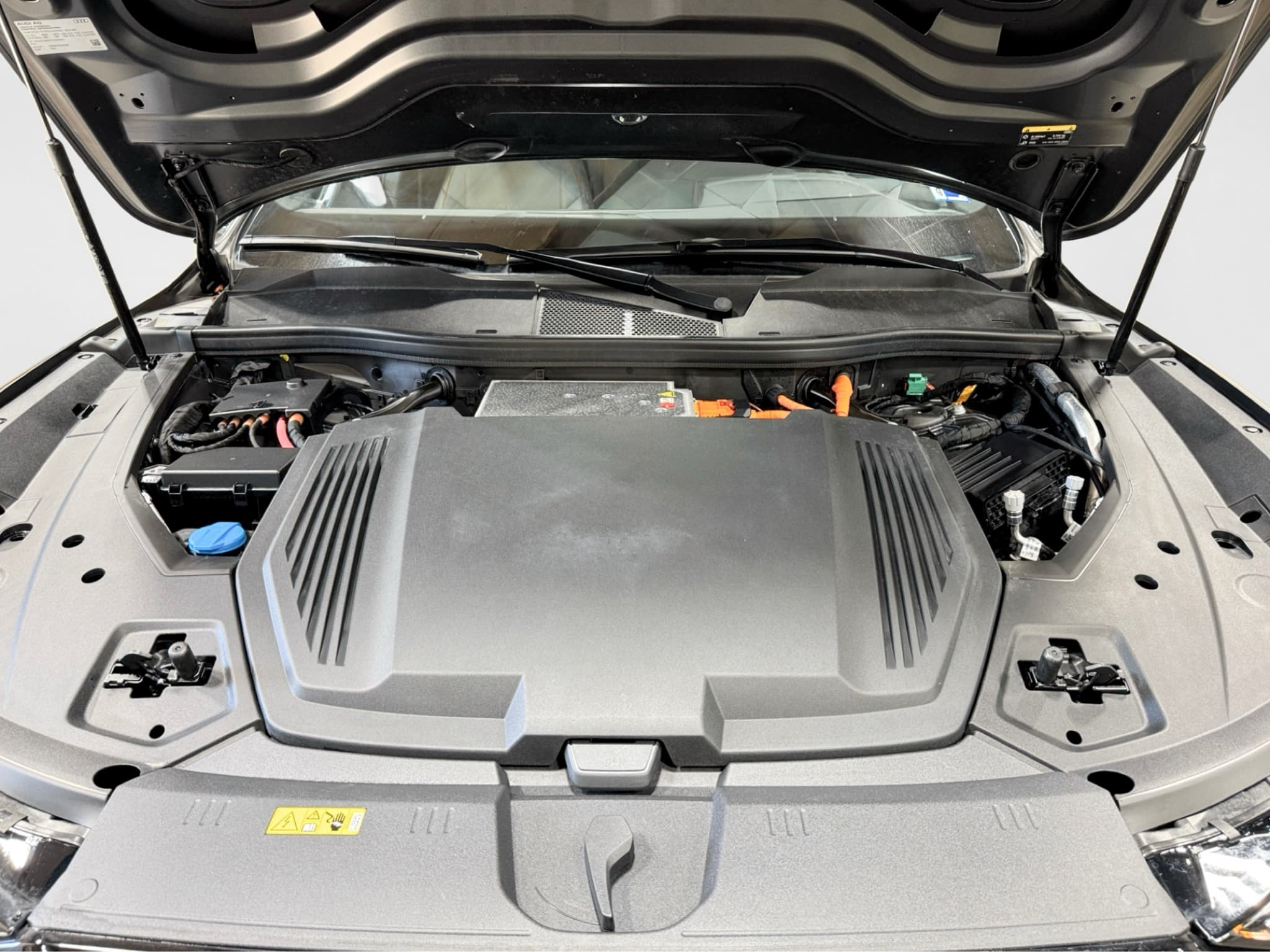 2024 Audi Q8 Sportback e-tron view 26