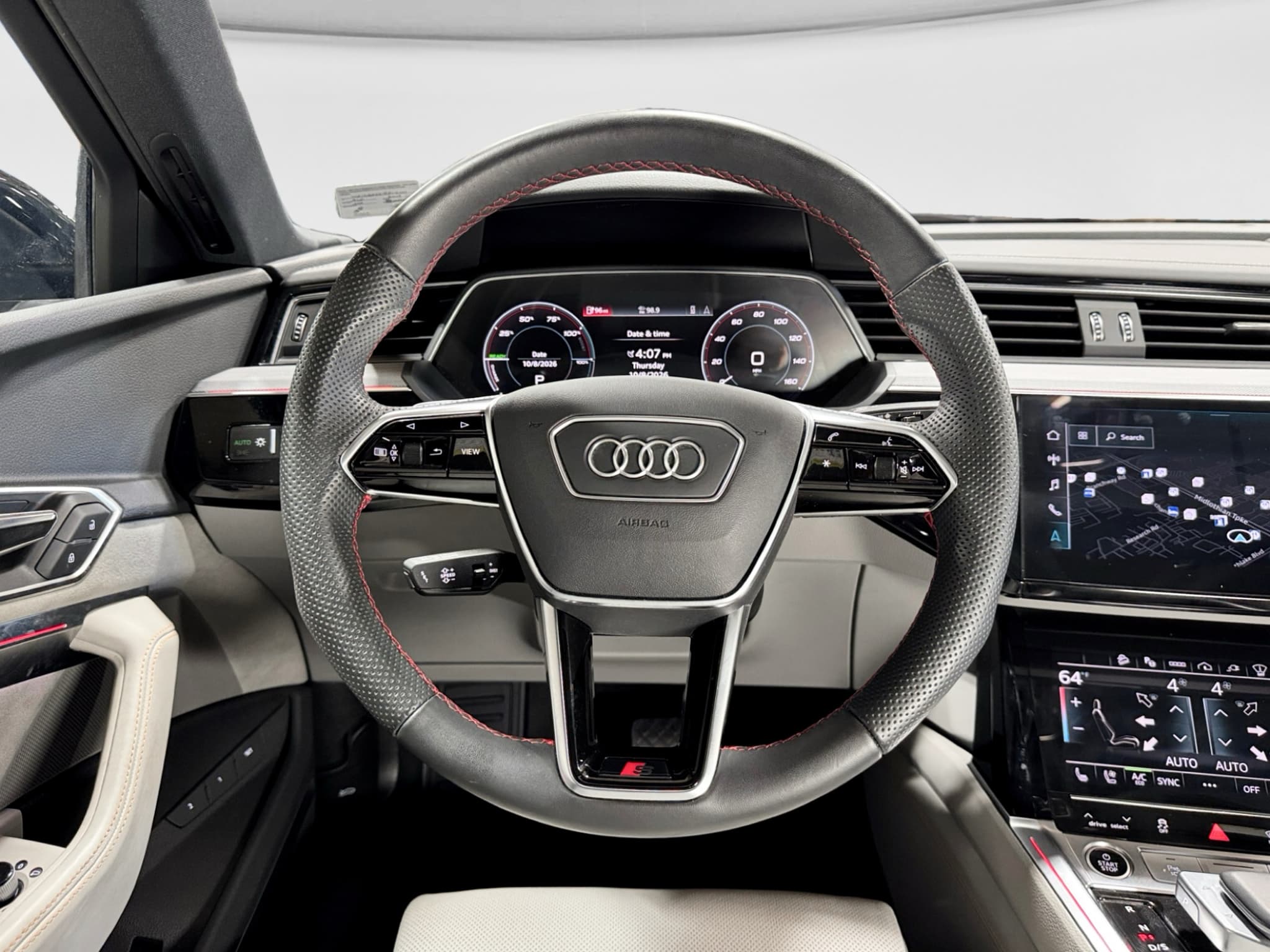 2024 Audi Q8 Sportback e-tron view 9