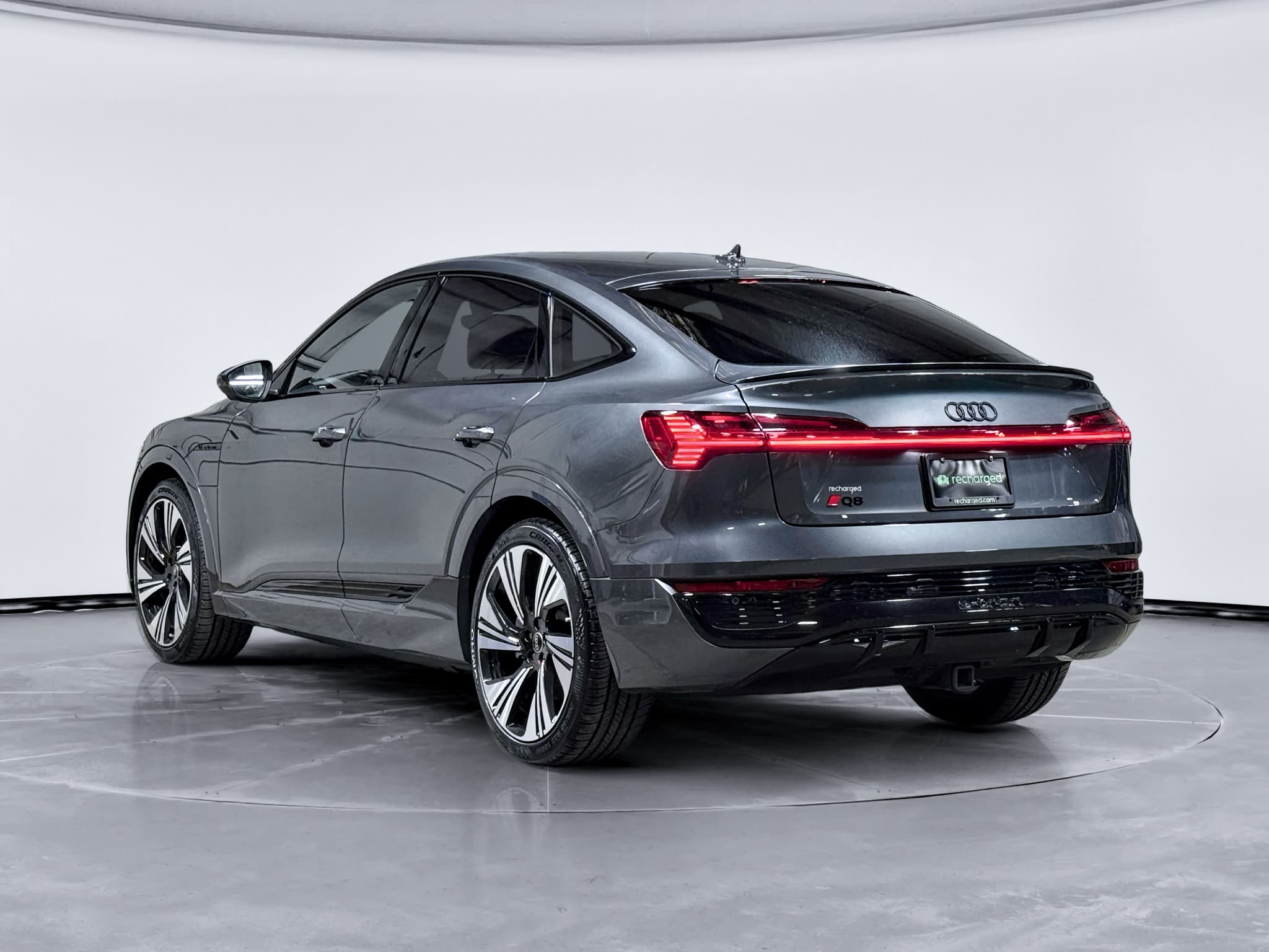 2024 Audi Q8 Sportback e-tron view 2