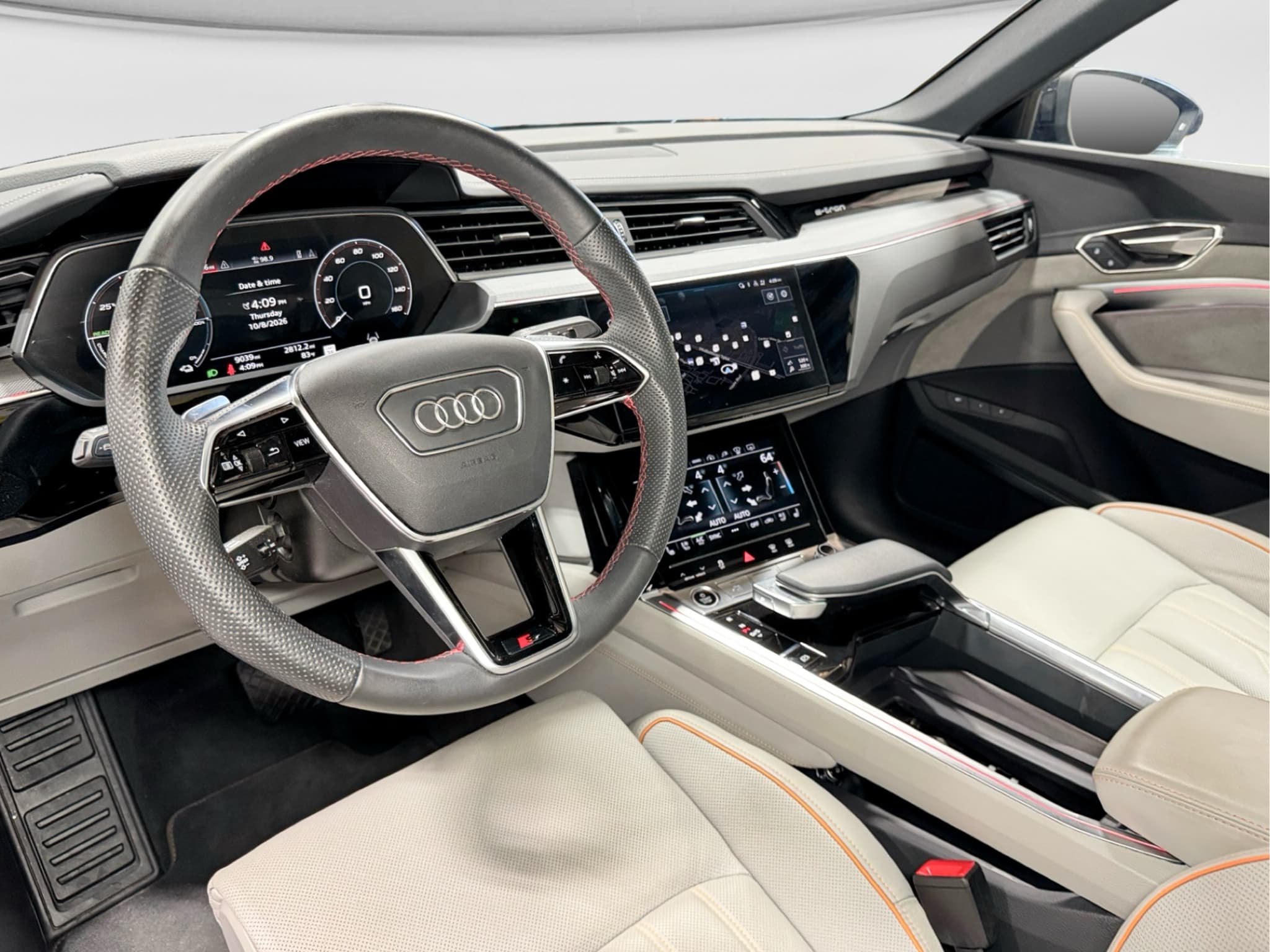 2024 Audi Q8 Sportback e-tron view 19