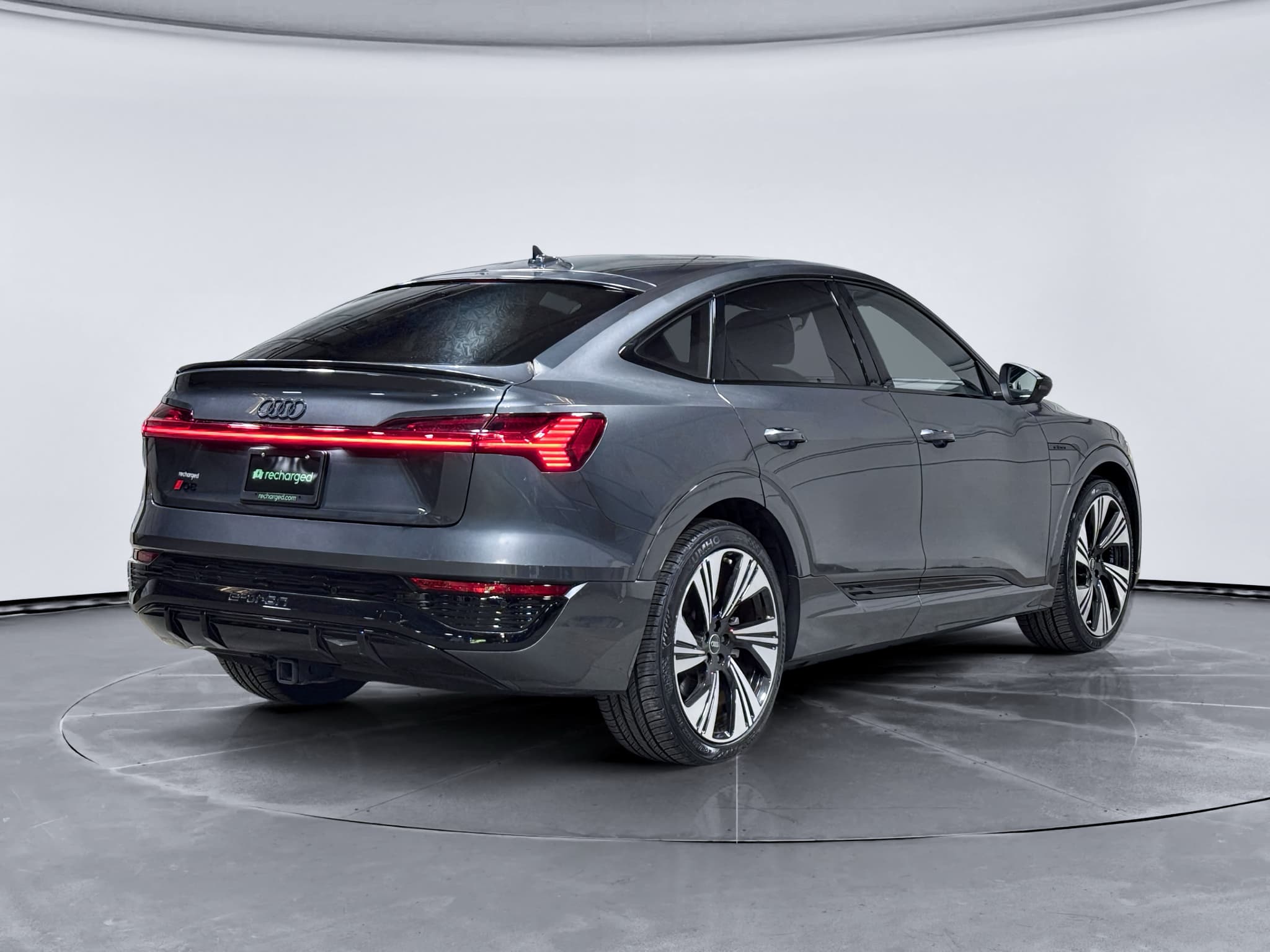2024 Audi Q8 Sportback e-tron view 3