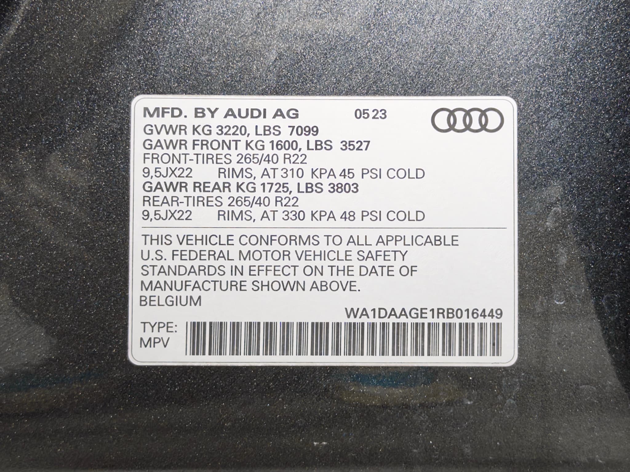 2024 Audi Q8 Sportback e-tron view 28