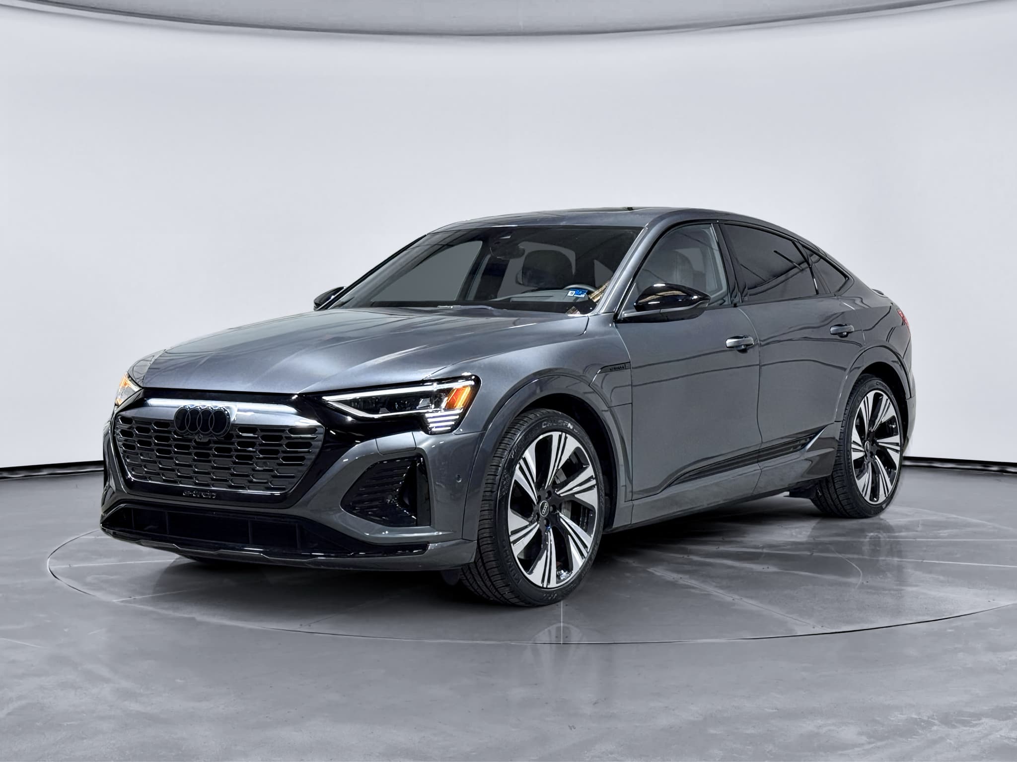 2024 Audi Q8 Sportback e-tron view 1