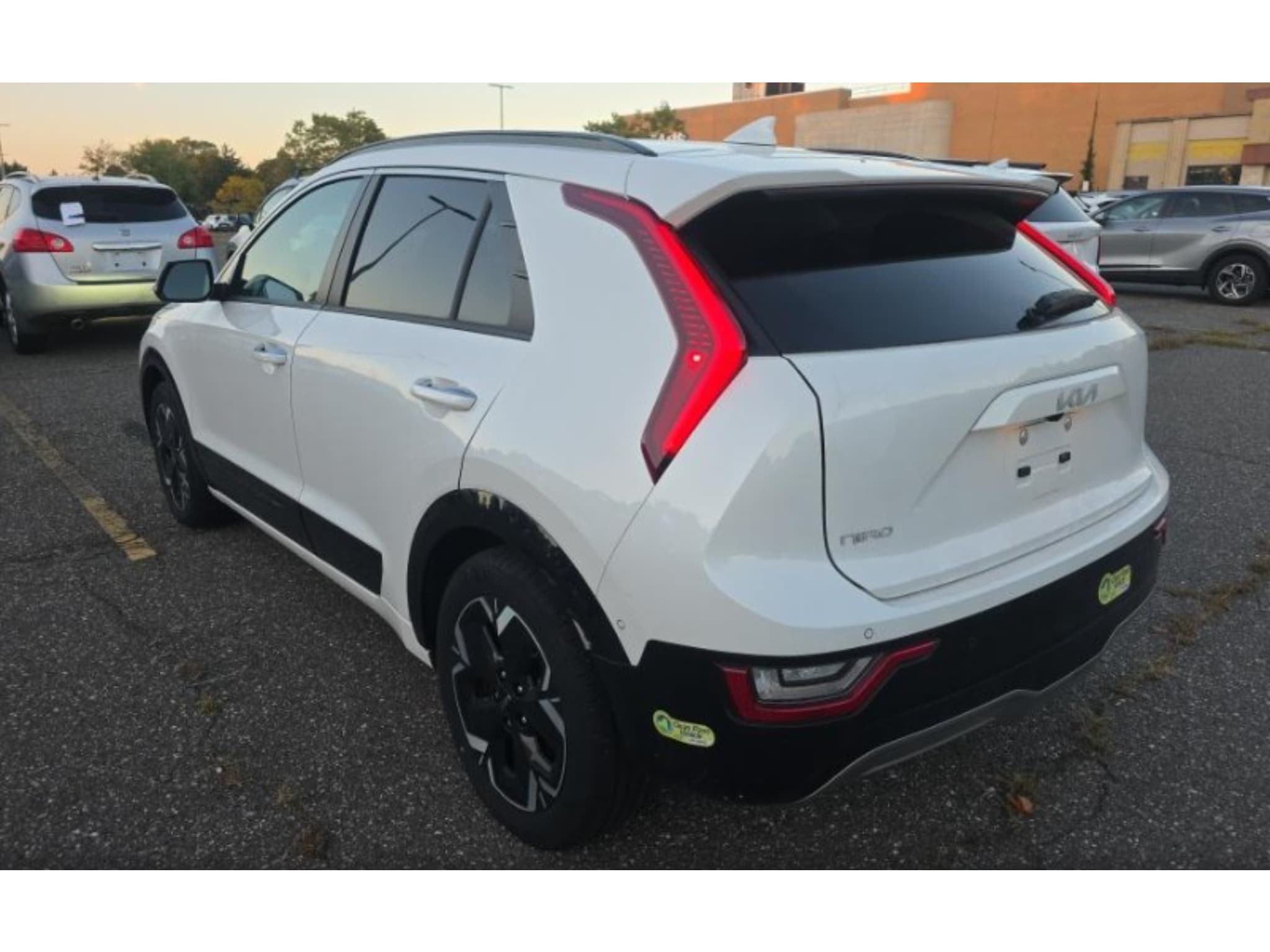 2023 Kia Niro EV view 3