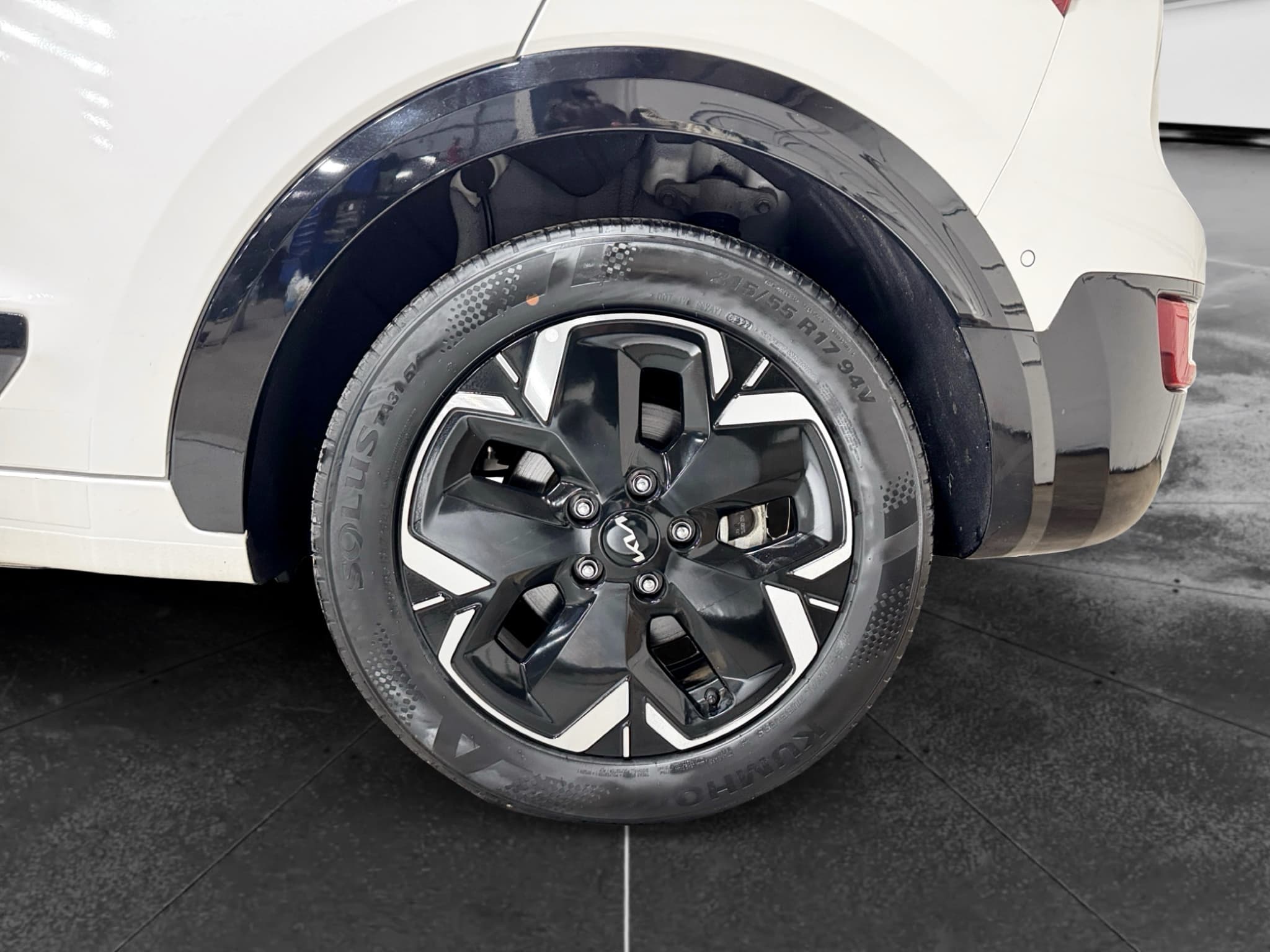 2023 Kia Niro EV view 32