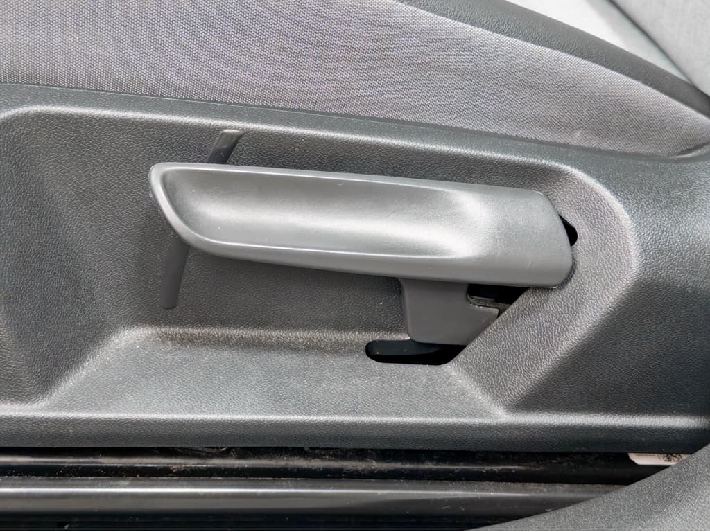 2023 Volkswagen ID.4 view 6