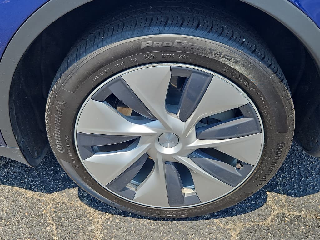 2020 Tesla Model Y view 26