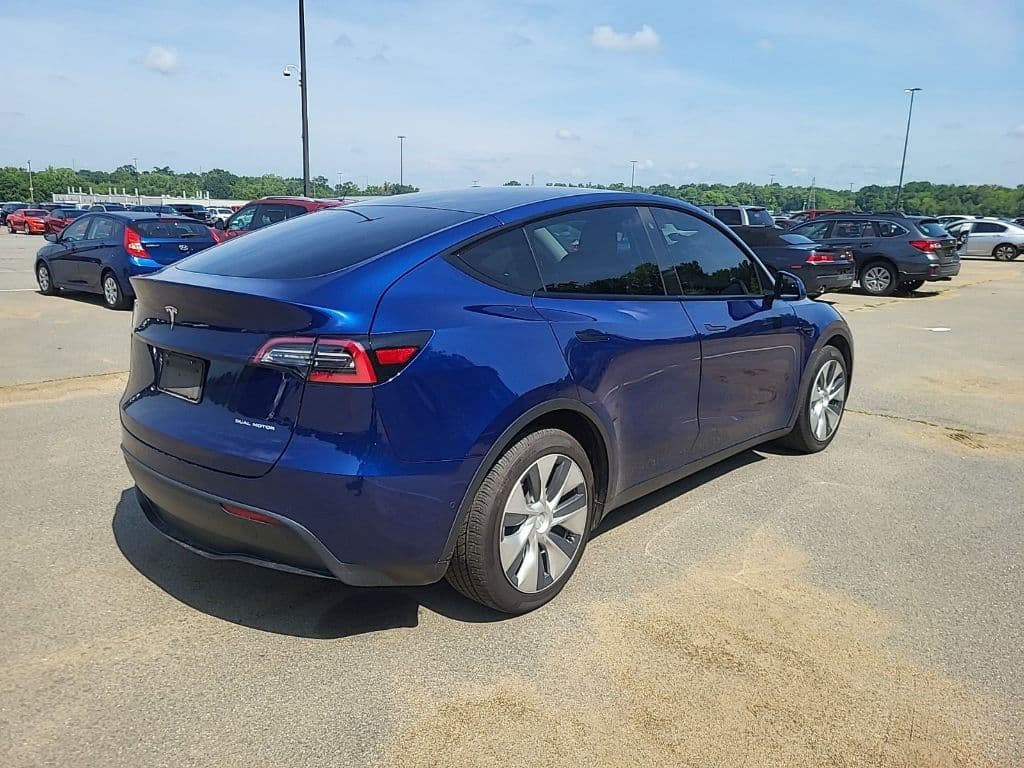 2020 Tesla Model Y view 4