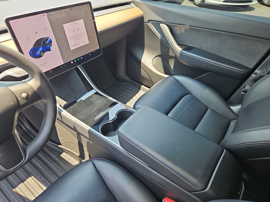 2020 Tesla Model Y view 15