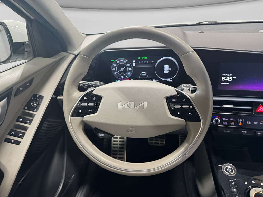2023 Kia Niro EV view 8