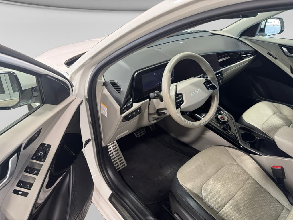 2023 Kia Niro EV view 18