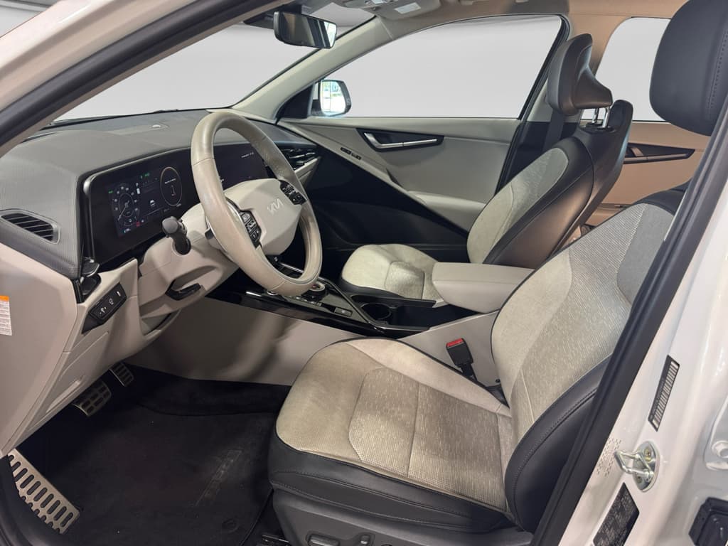 2023 Kia Niro EV view 17