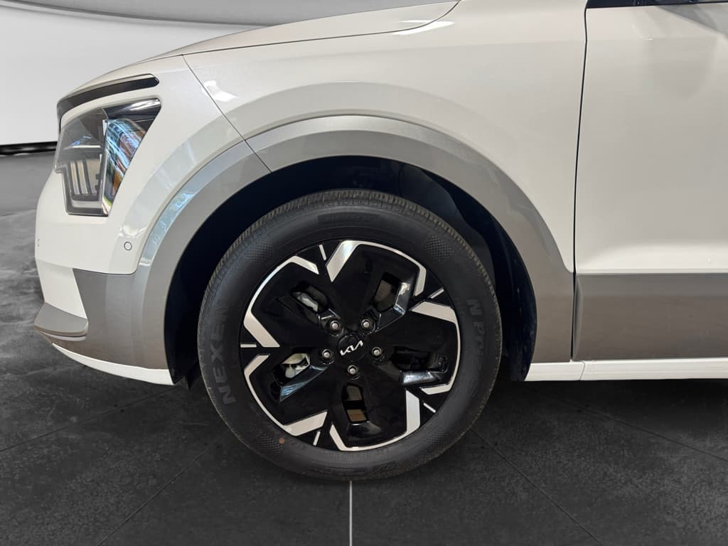 2023 Kia Niro EV view 30