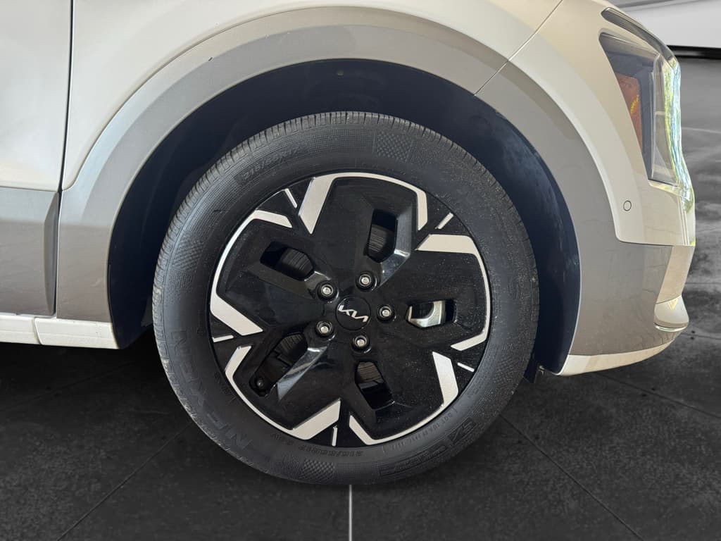2023 Kia Niro EV view 34