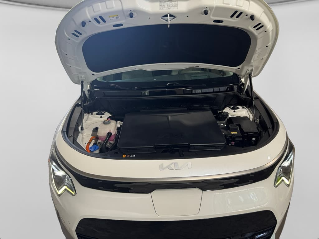 2023 Kia Niro EV view 25