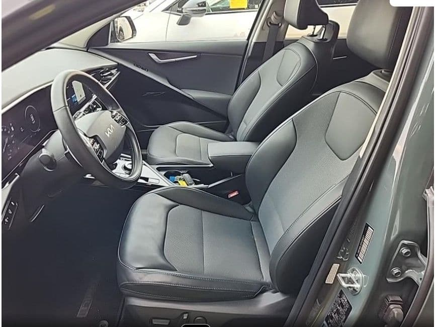 2023 Kia Niro EV view 5