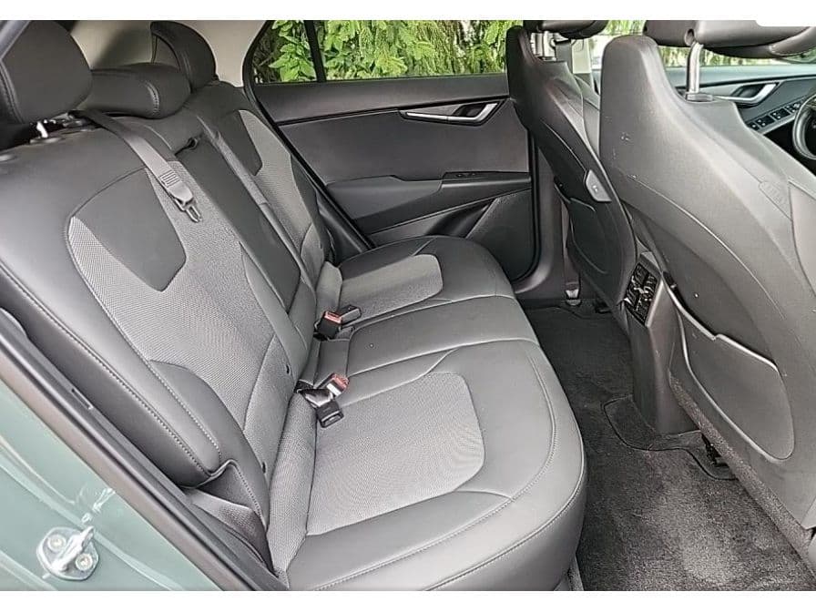 2023 Kia Niro EV view 6