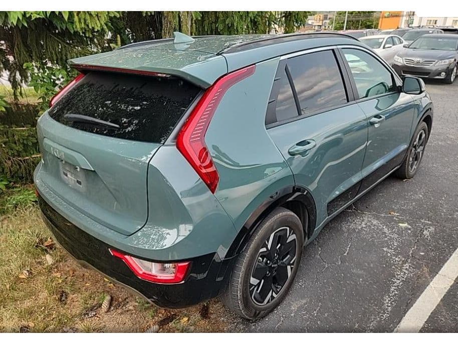 2023 Kia Niro EV view 4