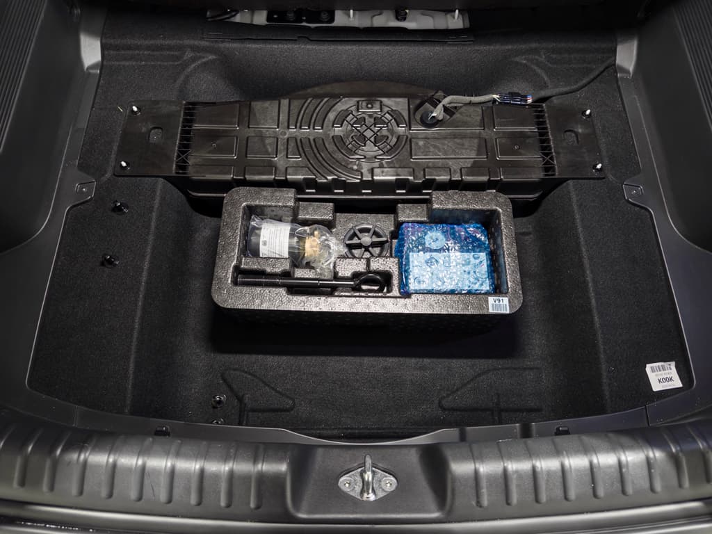 2023 Kia Niro EV view 28