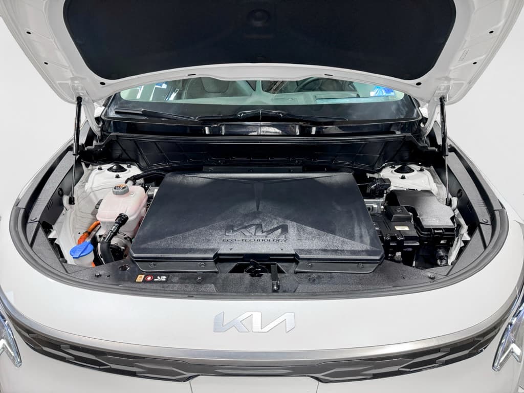 2023 Kia Niro EV view 25