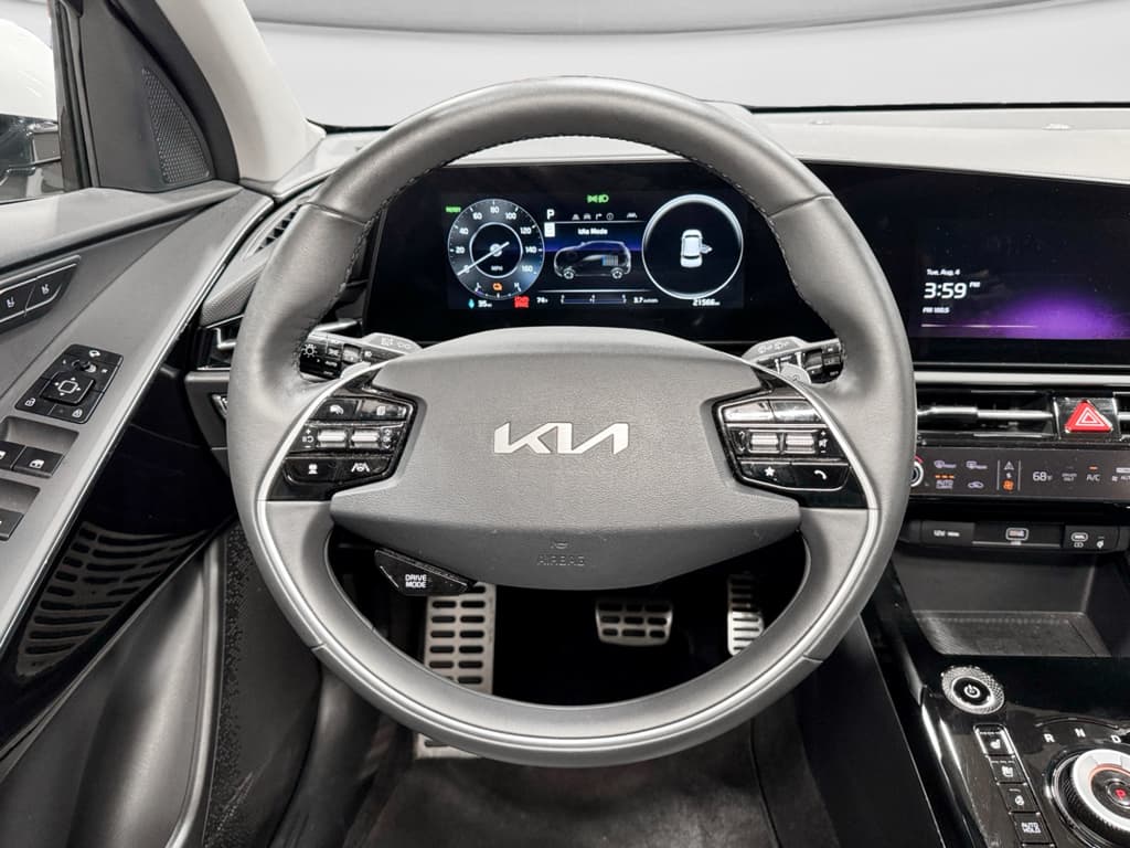 2023 Kia Niro EV view 8