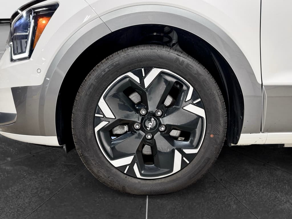 2023 Kia Niro EV view 31
