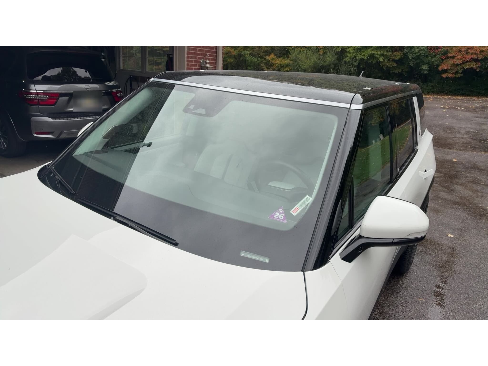 2023 Rivian R1S view 9