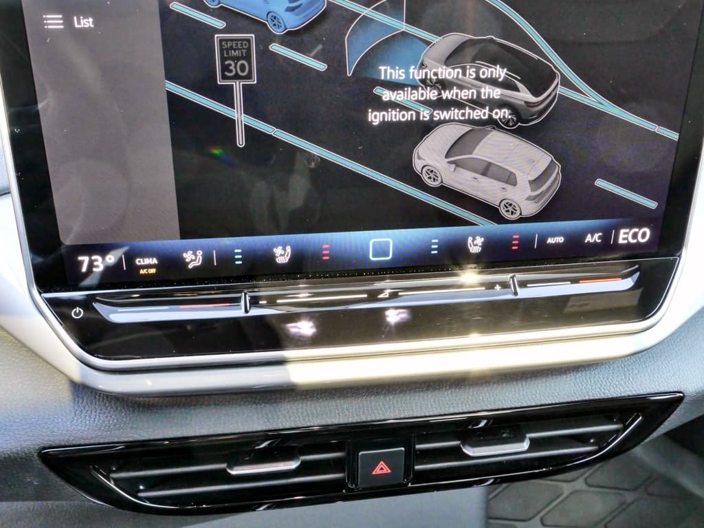 2024 Volkswagen ID.4 view 14