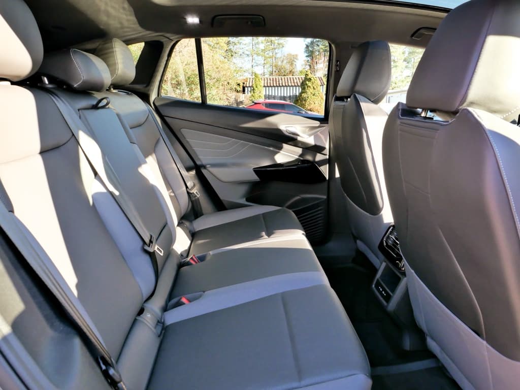 2024 Volkswagen ID.4 view 21